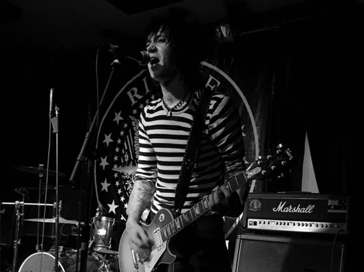 Ronnie Simmons - Guitarist